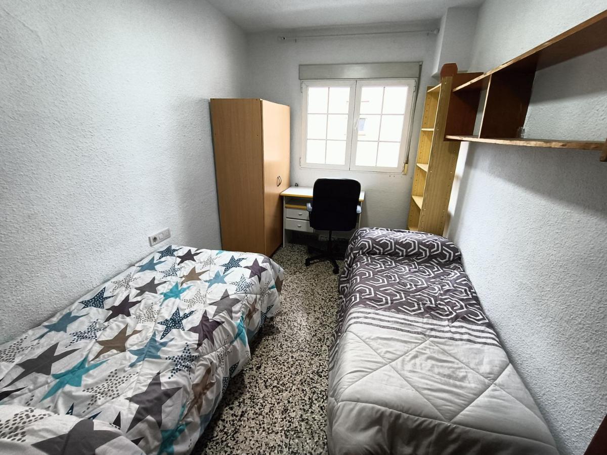 Apartamento 3 Dormitorios Frente A Hospital De Traumatologia Granada Dış mekan fotoğraf